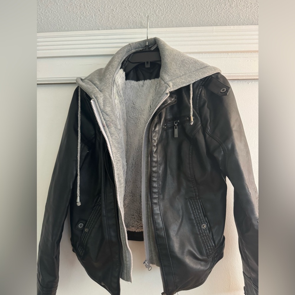 Hoodie Jacket with side pockets